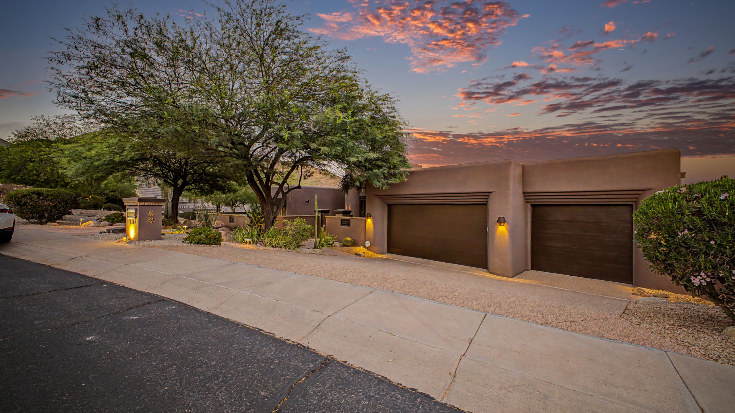 11863 N 129TH ST Scottsdale AZ Garage
